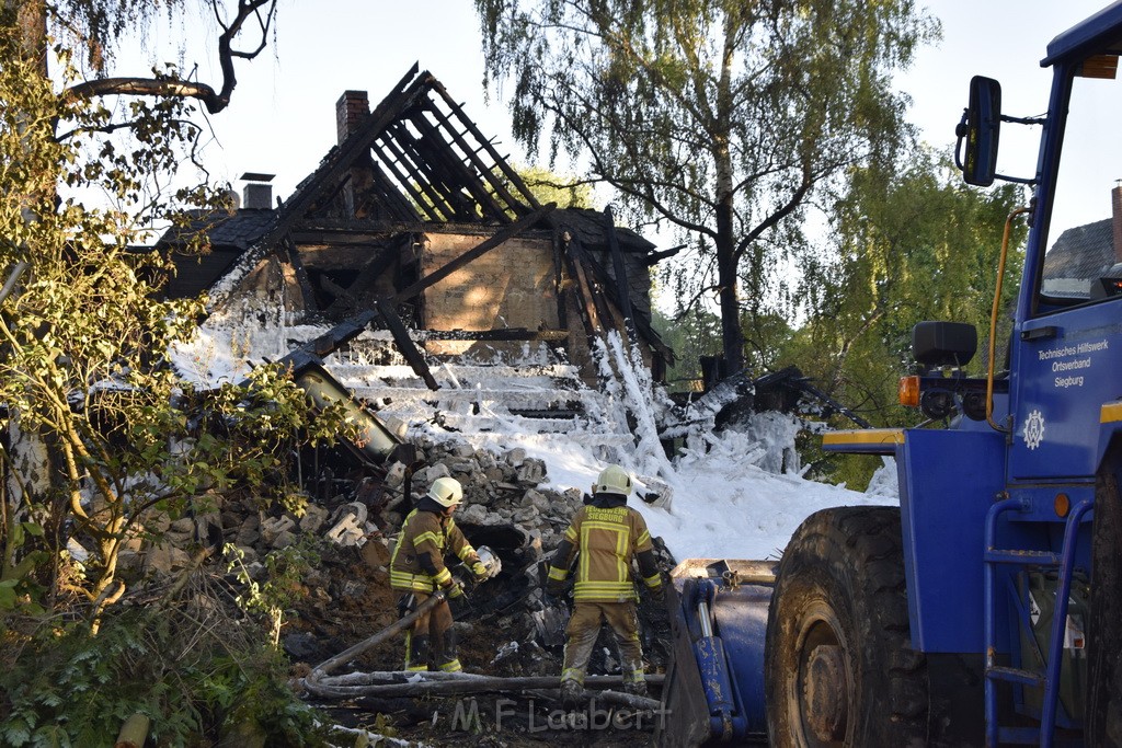 Grossfeuer Einfamilienhaus Siegburg Muehlengrabenstr P1147.JPG - Miklos Laubert